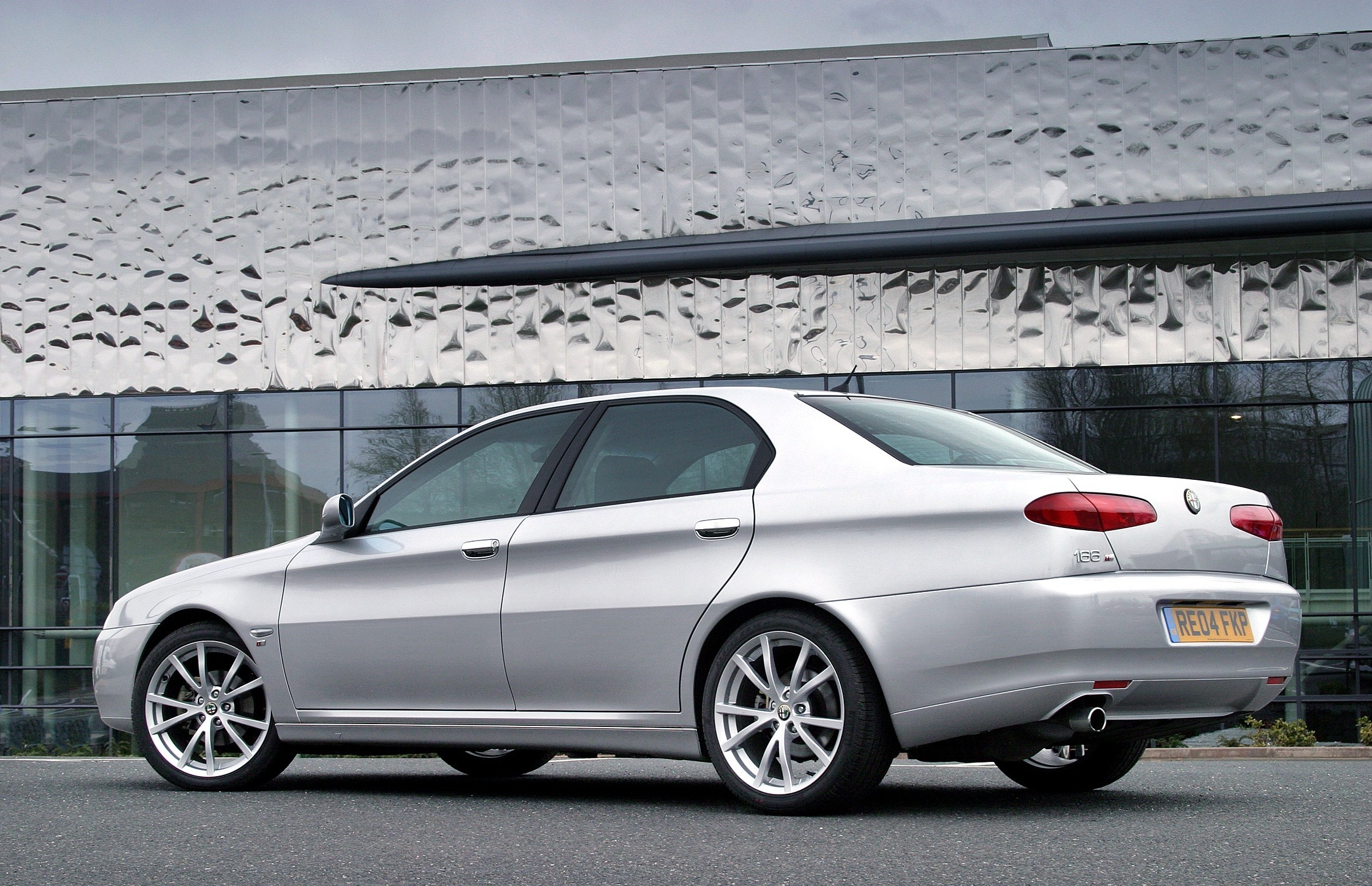Размер колёс на Alfa Romeo 166 2005 Подбор шин на Alfa Romeo 166 2005