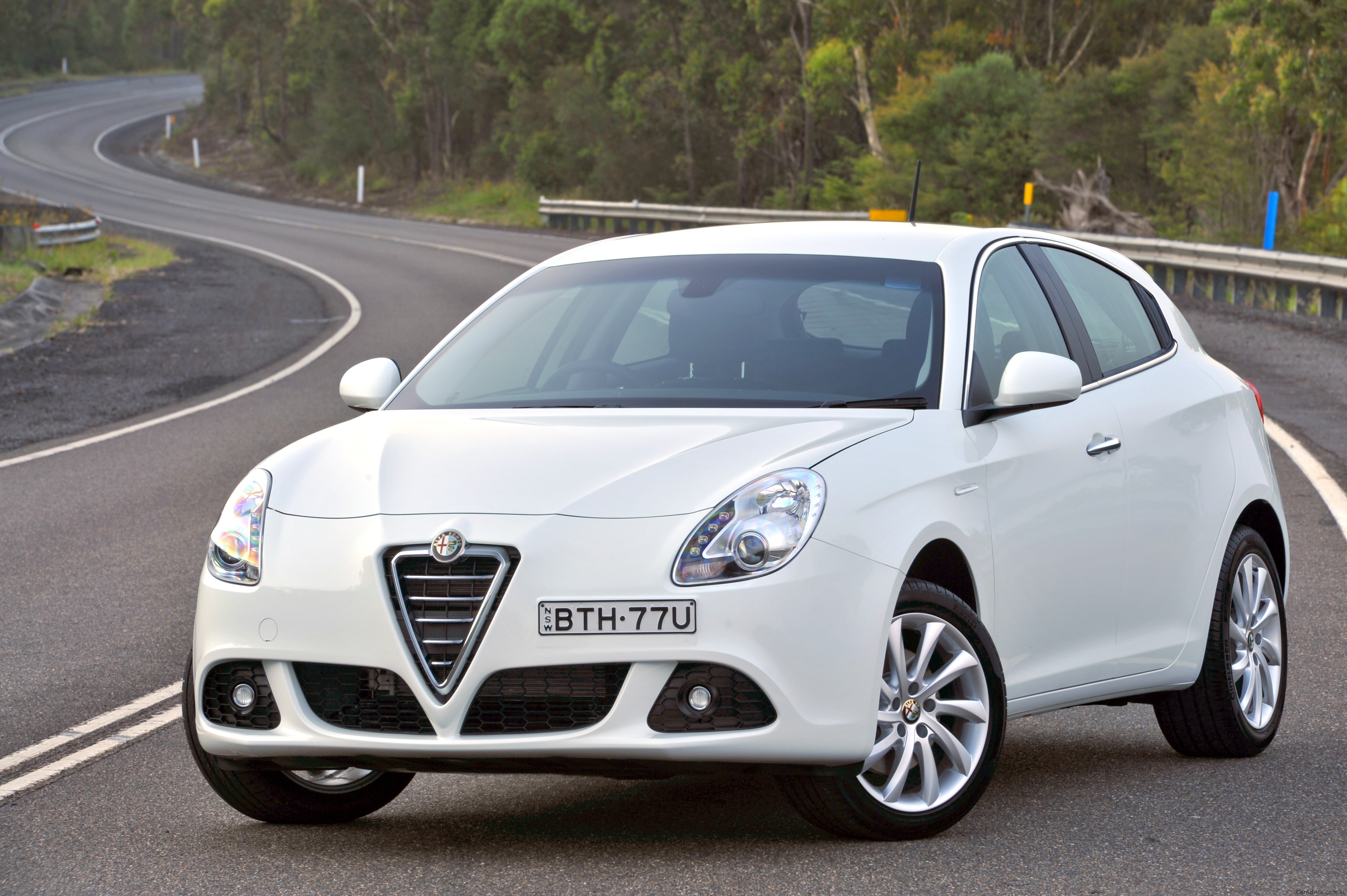 Размер колёс на Alfa Romeo Giulietta 2011 Подбор шин на Alfa Romeo Giulietta 2011