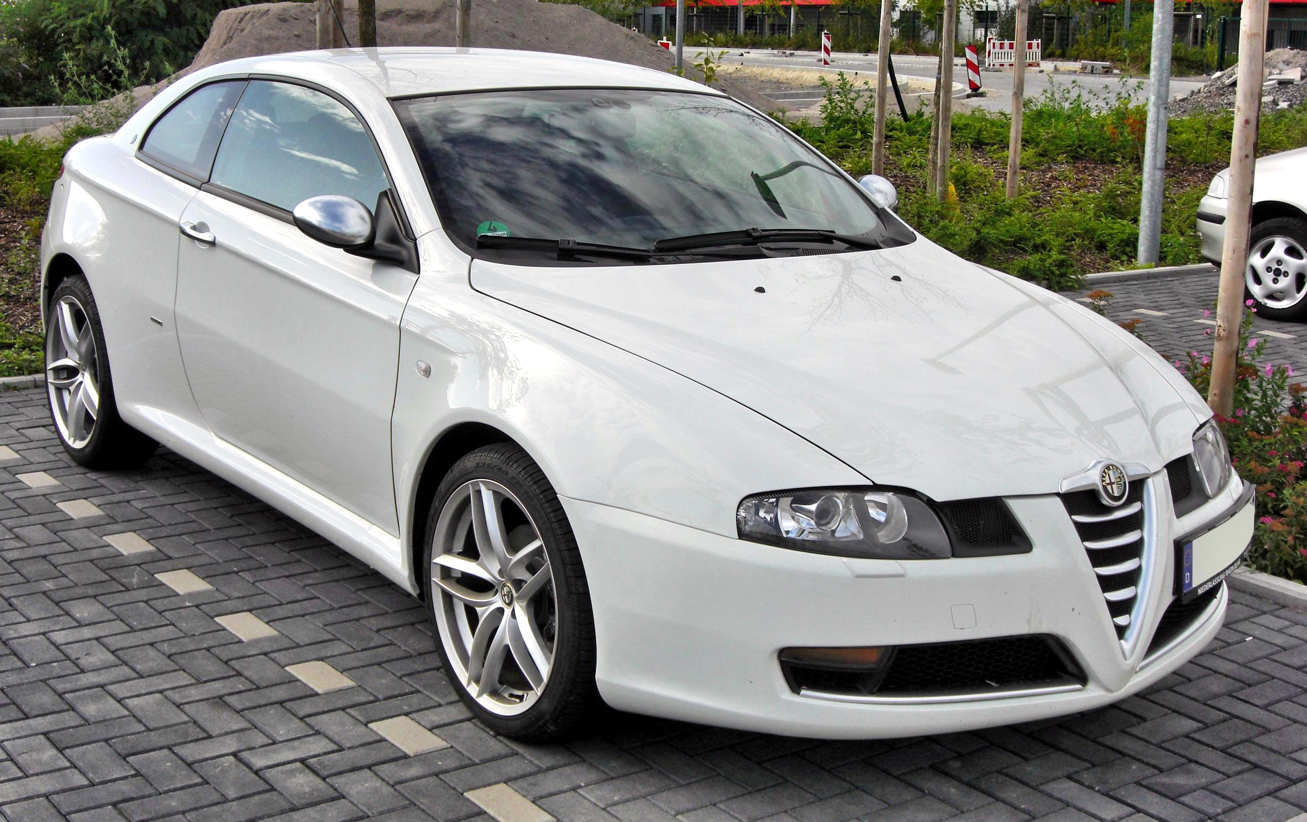 Размер колёс на Alfa Romeo GT 2003 Подбор шин на Alfa Romeo GT 2003