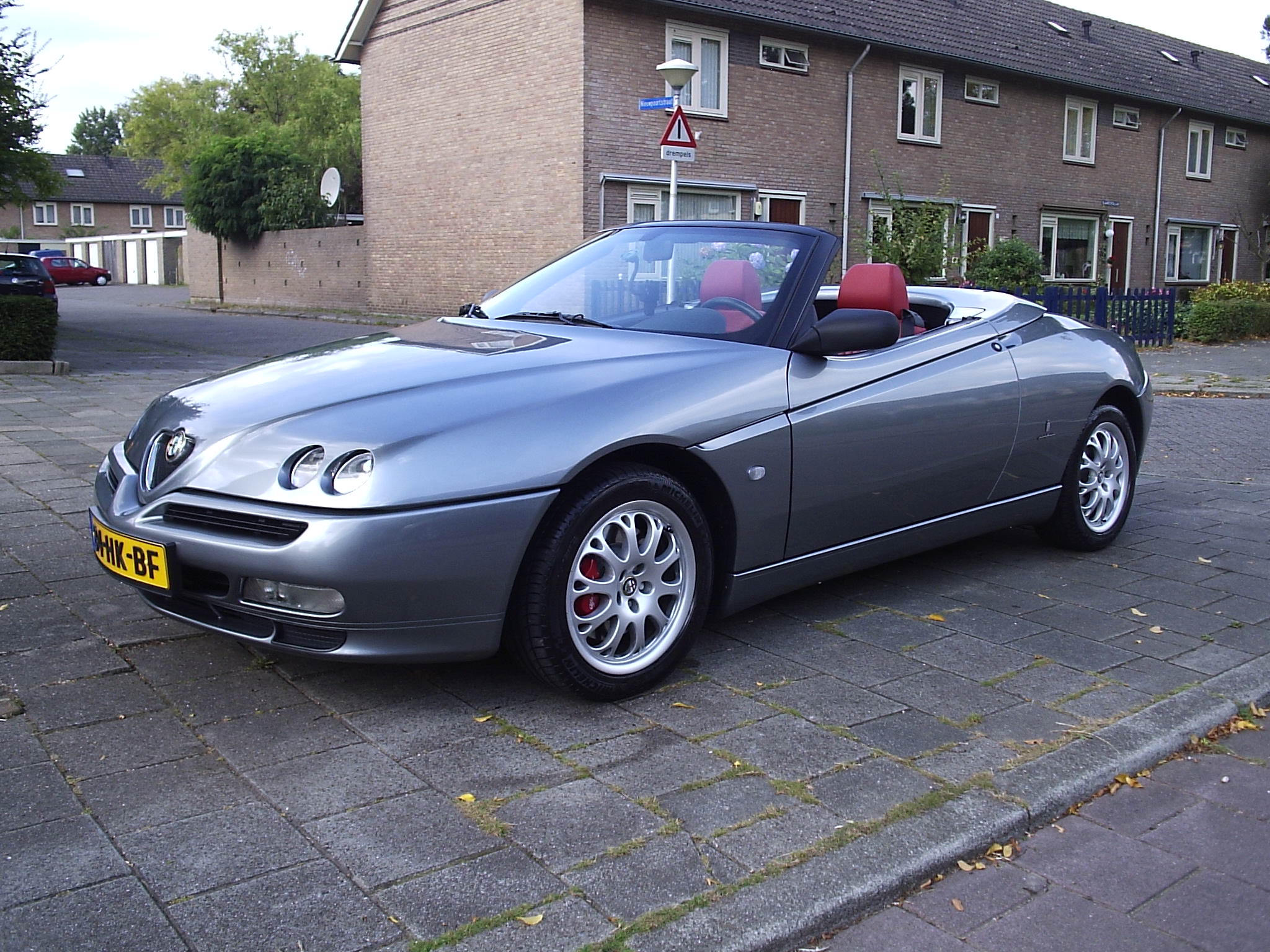Размер колёс на Alfa Romeo Spider 2002 Подбор шин на Alfa Romeo Spider 2002