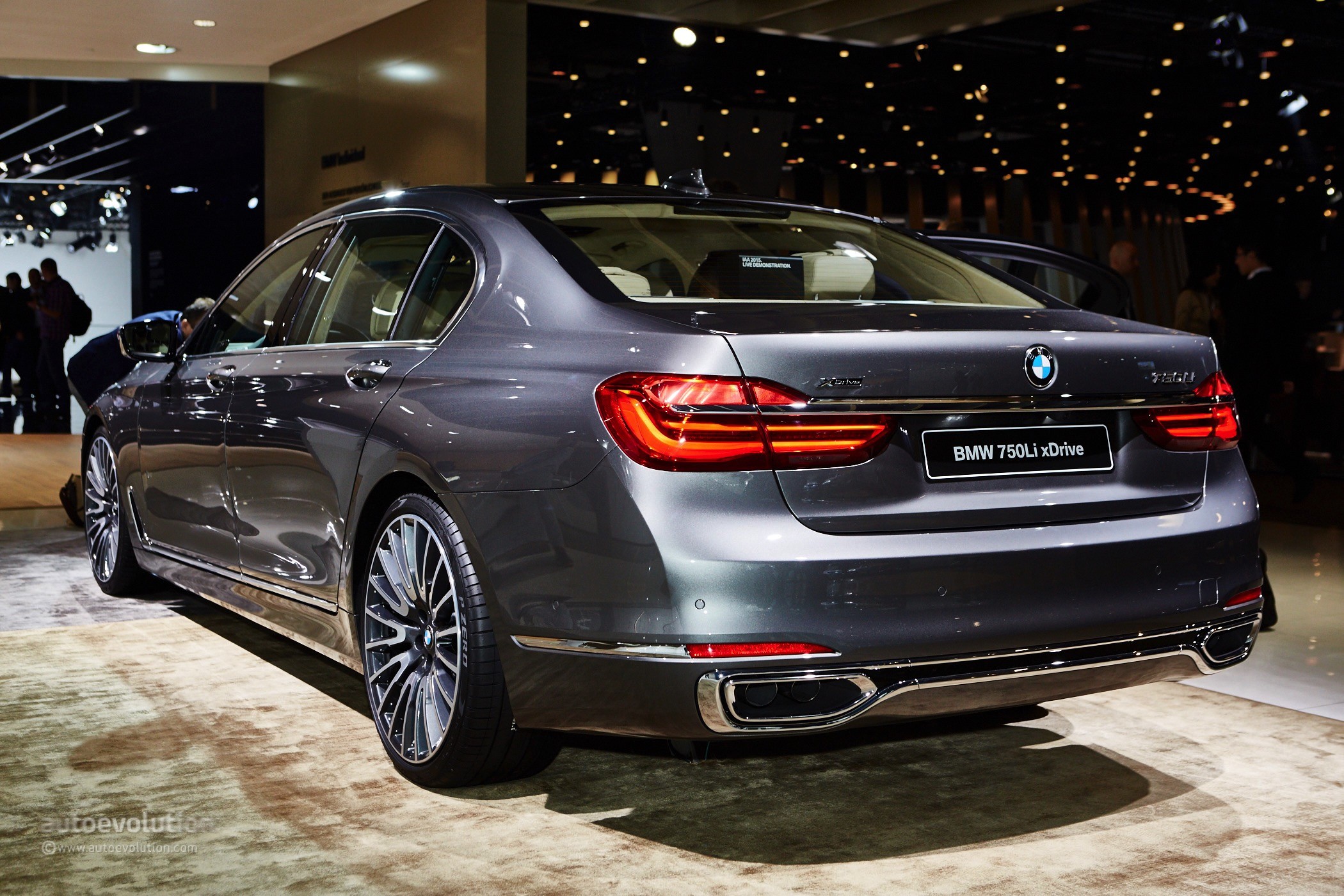Размер колёс на BMW 7 Series 2016 Подбор шин на BMW 7 Series 2016