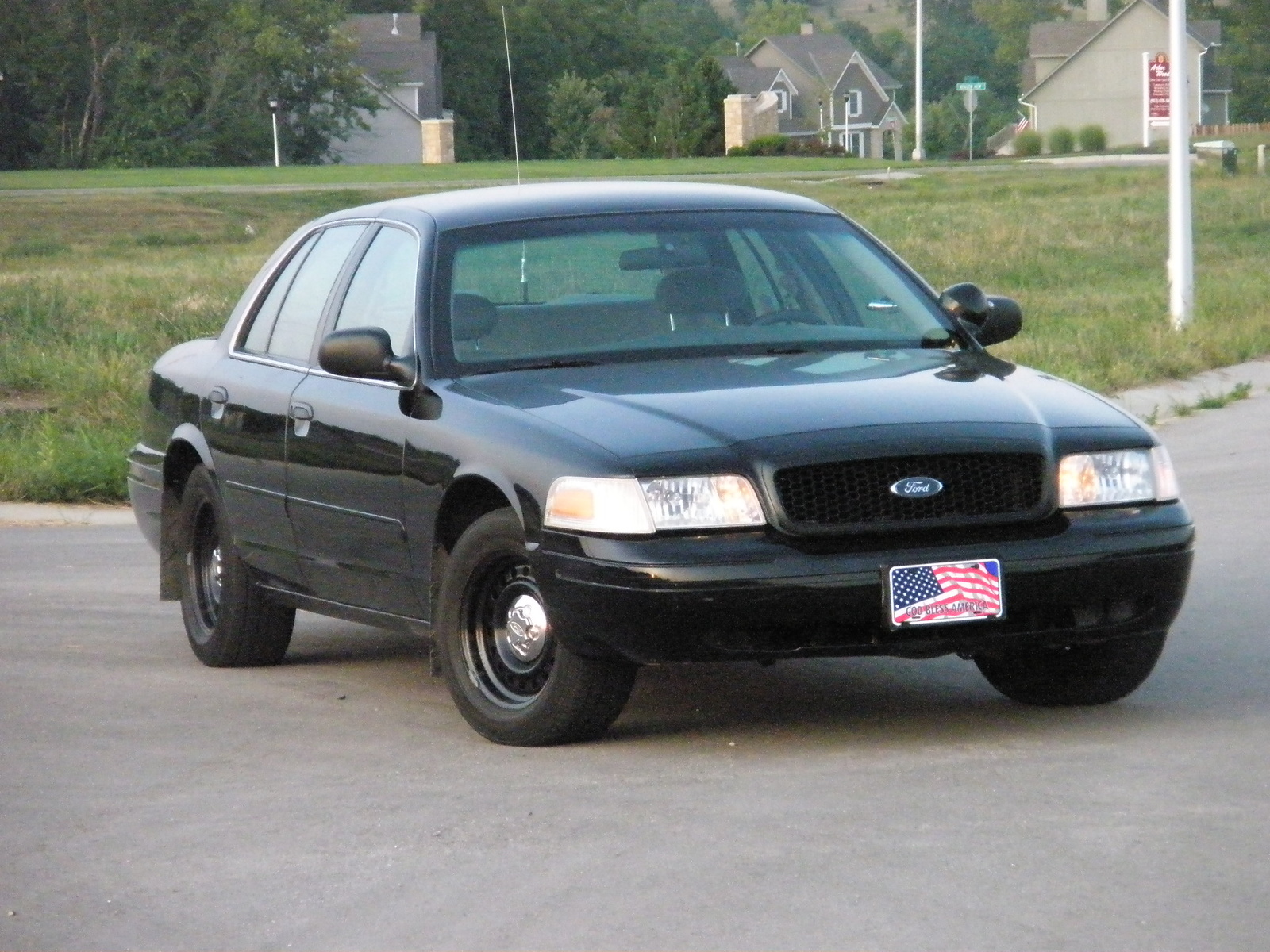 Размер колёс на Ford Crown Victoria 2001 Подбор шин на Ford Crown Victoria 2001