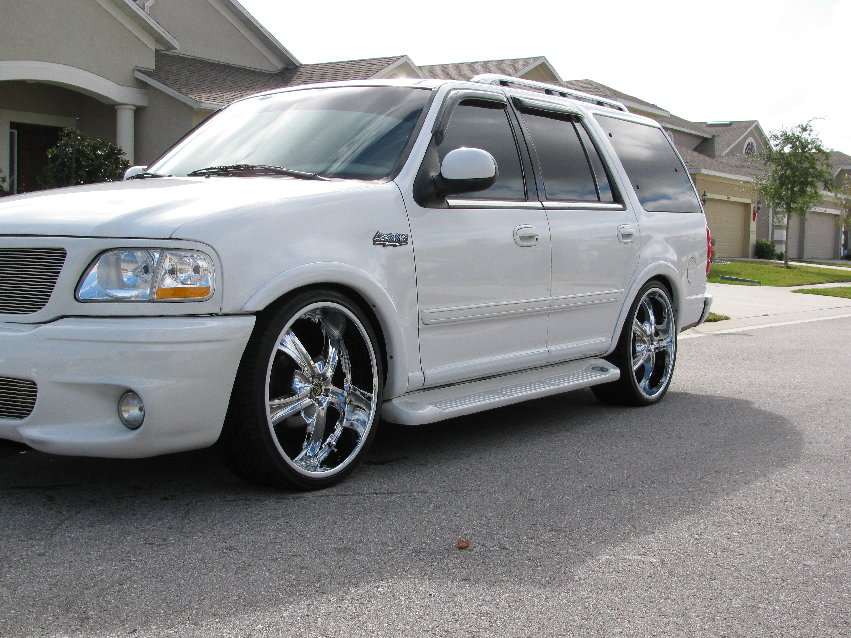 Размер колёс на Ford Expedition 2000 Подбор шин на Ford Expedition 2000