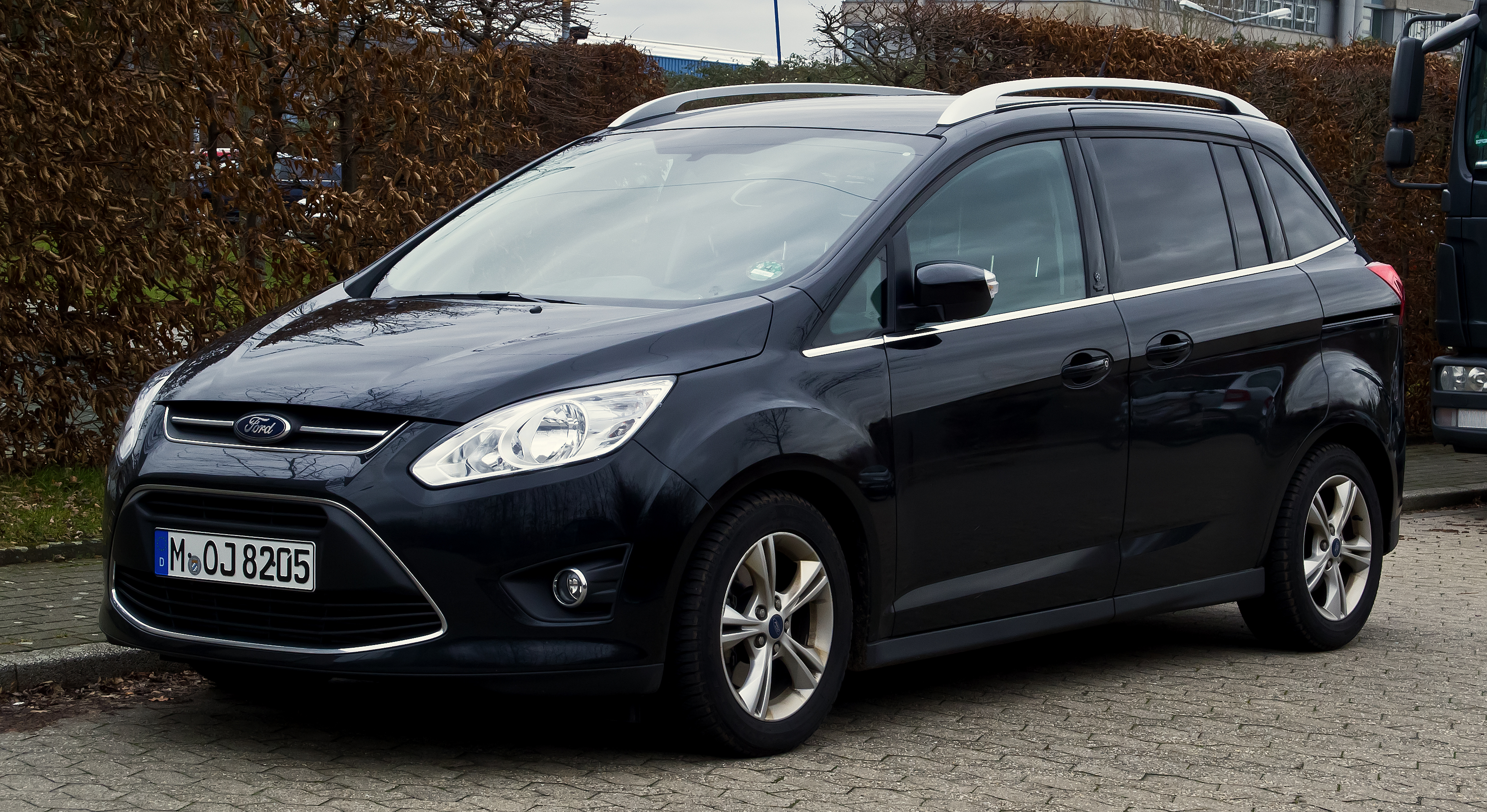 Размер колёс на Ford Grand C-MAX 2012 Подбор шин на Ford Grand C-MAX 2012