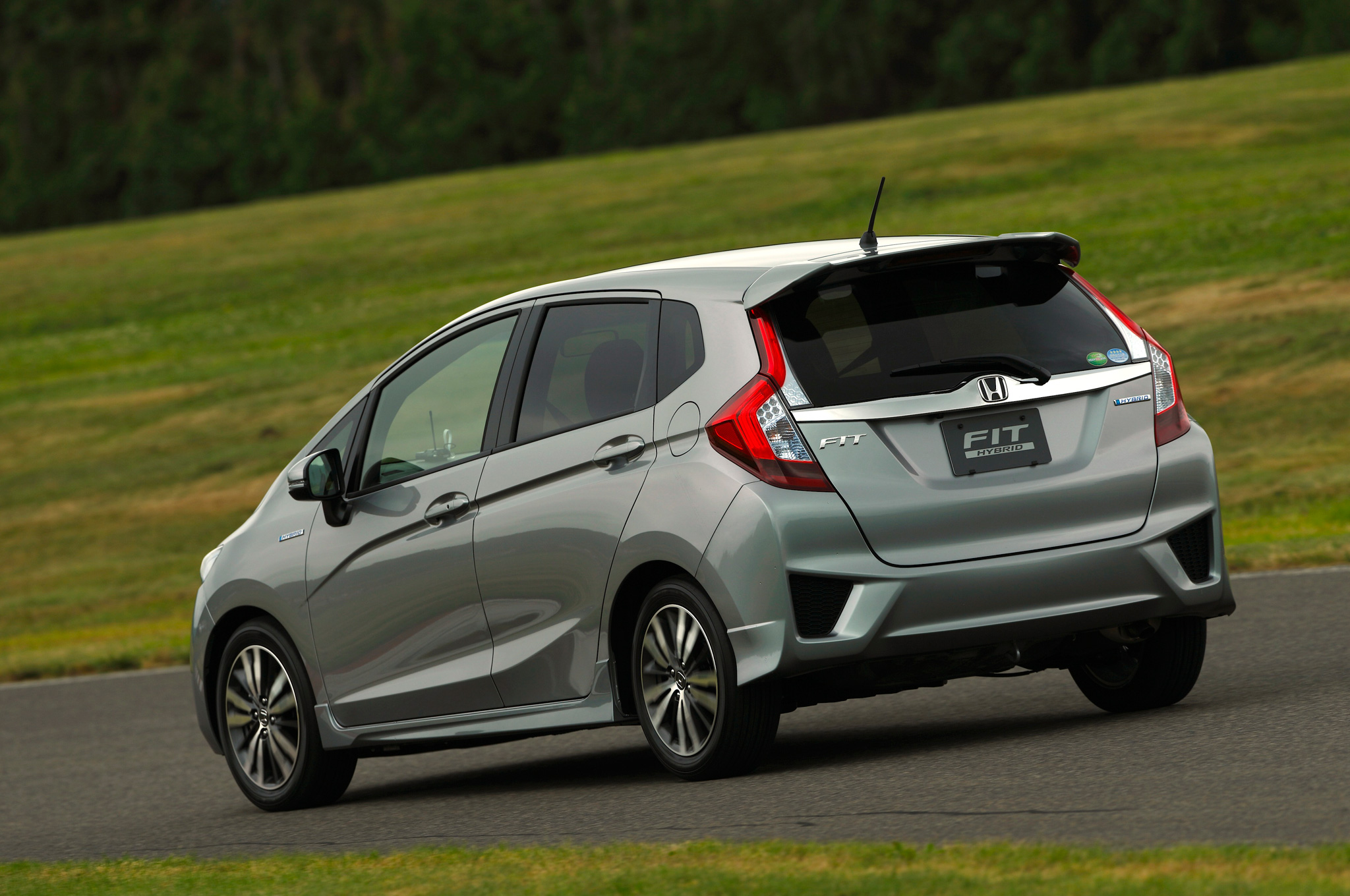 Размер колёс на Honda Jazz 2015 Подбор шин на Honda Jazz 2015