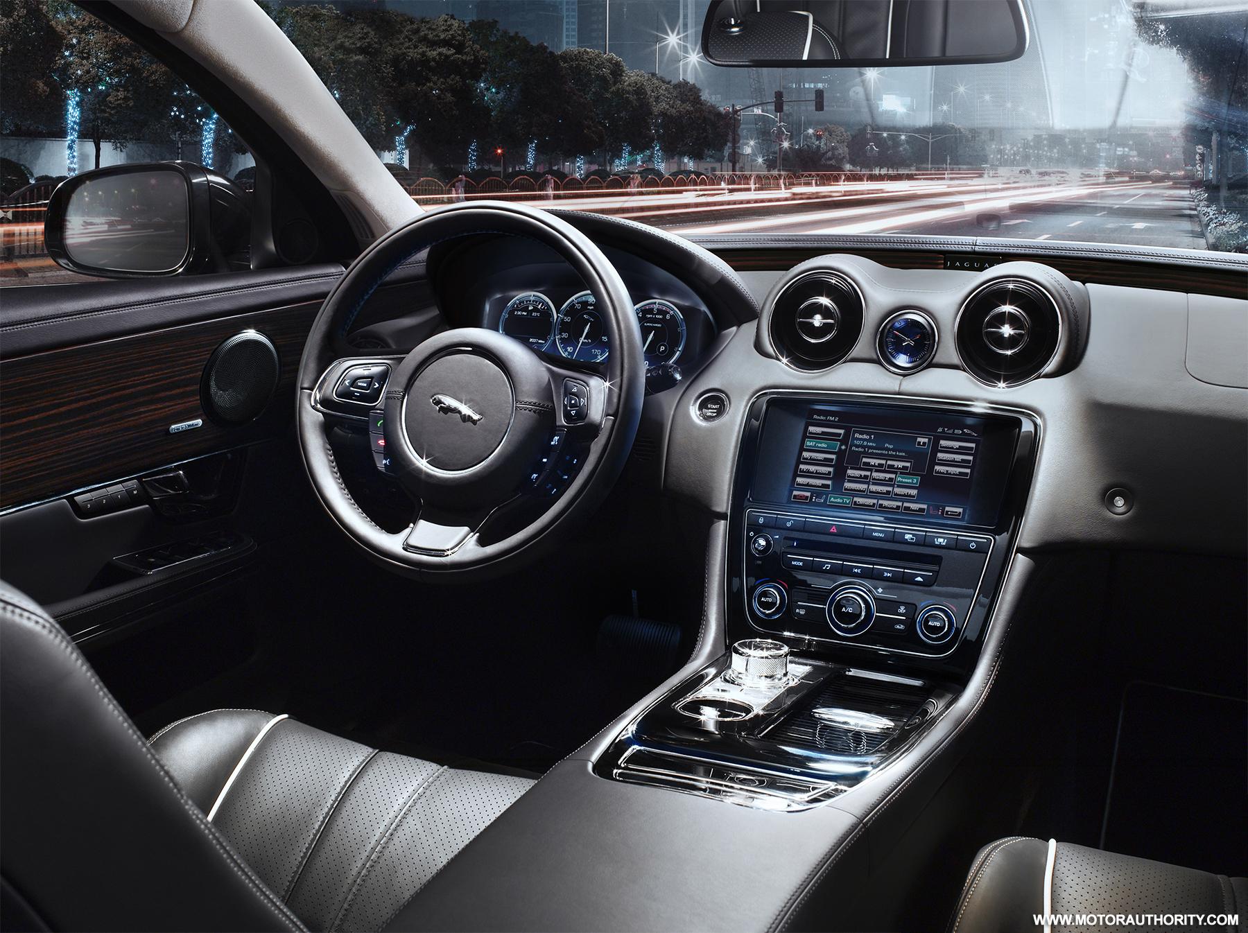 Размер колёс на Jaguar XJ 2010 Подбор шин на Jaguar XJ 2010