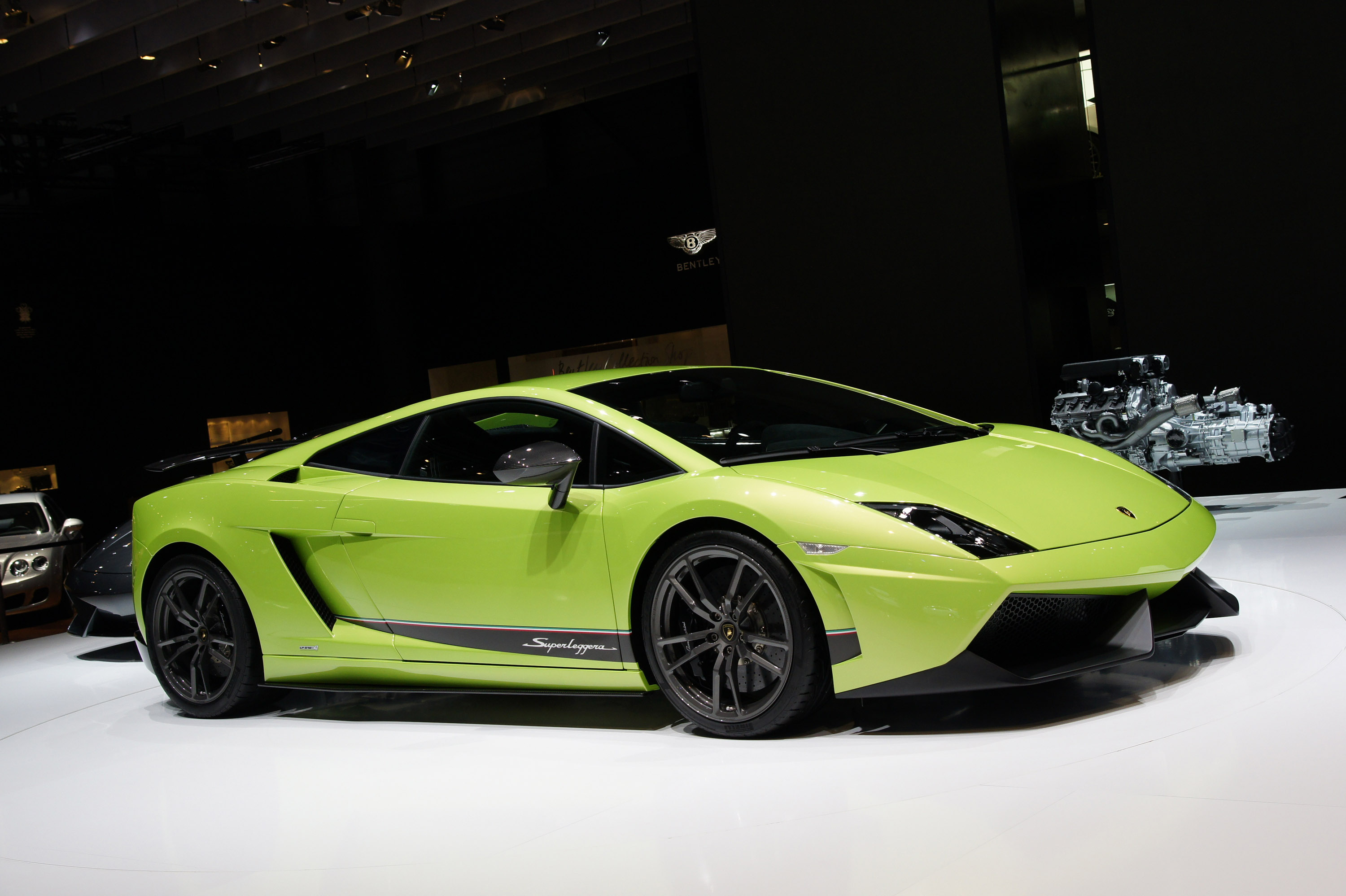 Размер колёс на Lamborghini Gallardo LP570-4 2010 Подбор шин на Lamborghini Gallardo LP570-4 2010
