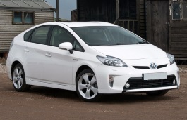 Размер колёс на Toyota Prius+ 2014 Подбор шин на Toyota Prius+ 2014