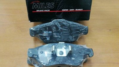 Miles Колодки тормозные RENAULT DUSTER 10-/FLUENCE 10-/MEGANE III 08- передние (E100146)