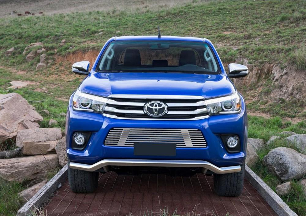 RIVAL RIVAL G.5701.001 Решетка бампера d10 + комплект крепежа, RIVAL, Toyota Hilux 2015- (G.5701.001)
