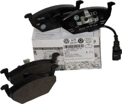 VAG 8K0 698 151F Колодки передние AUDI A4/A5 (8K0698151F)