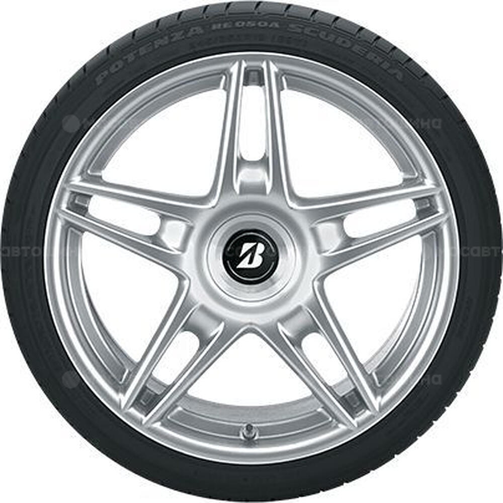 Seitenansicht  Bridgestone Potenza RE050 245/45 R18 96W
