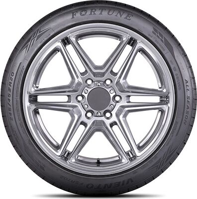 Fortune FSR-702 255/40 R17 98W XL