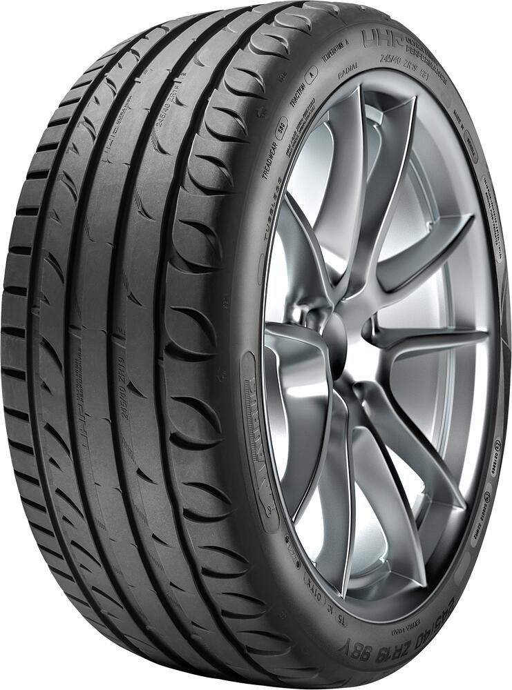 Taurus Ultra High Performance 225/45 R19 96W 