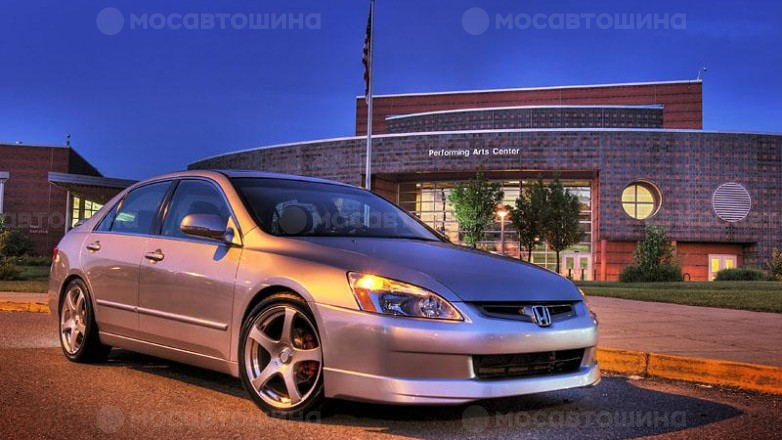 Диски Enkei ZR2 R18 на автомобиле Honda Accord [1167]