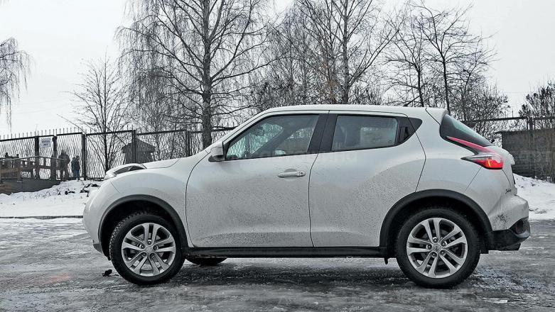 Автомобильные шины Bridgestone Blizzak Spike-02 на автомобиле nissan juke [1467]